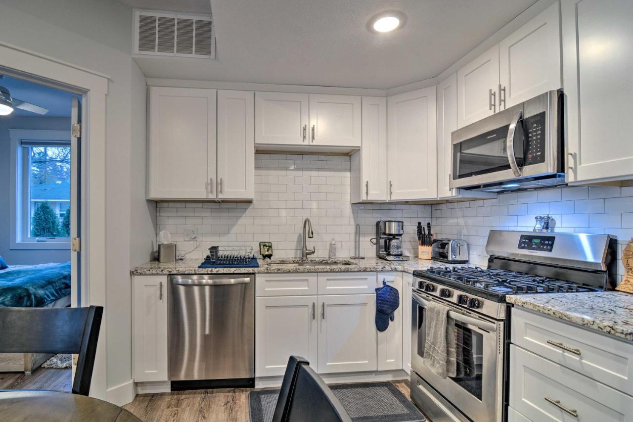 Modern Traverse City Condo About 1 Mi To Bay! Exterior photo