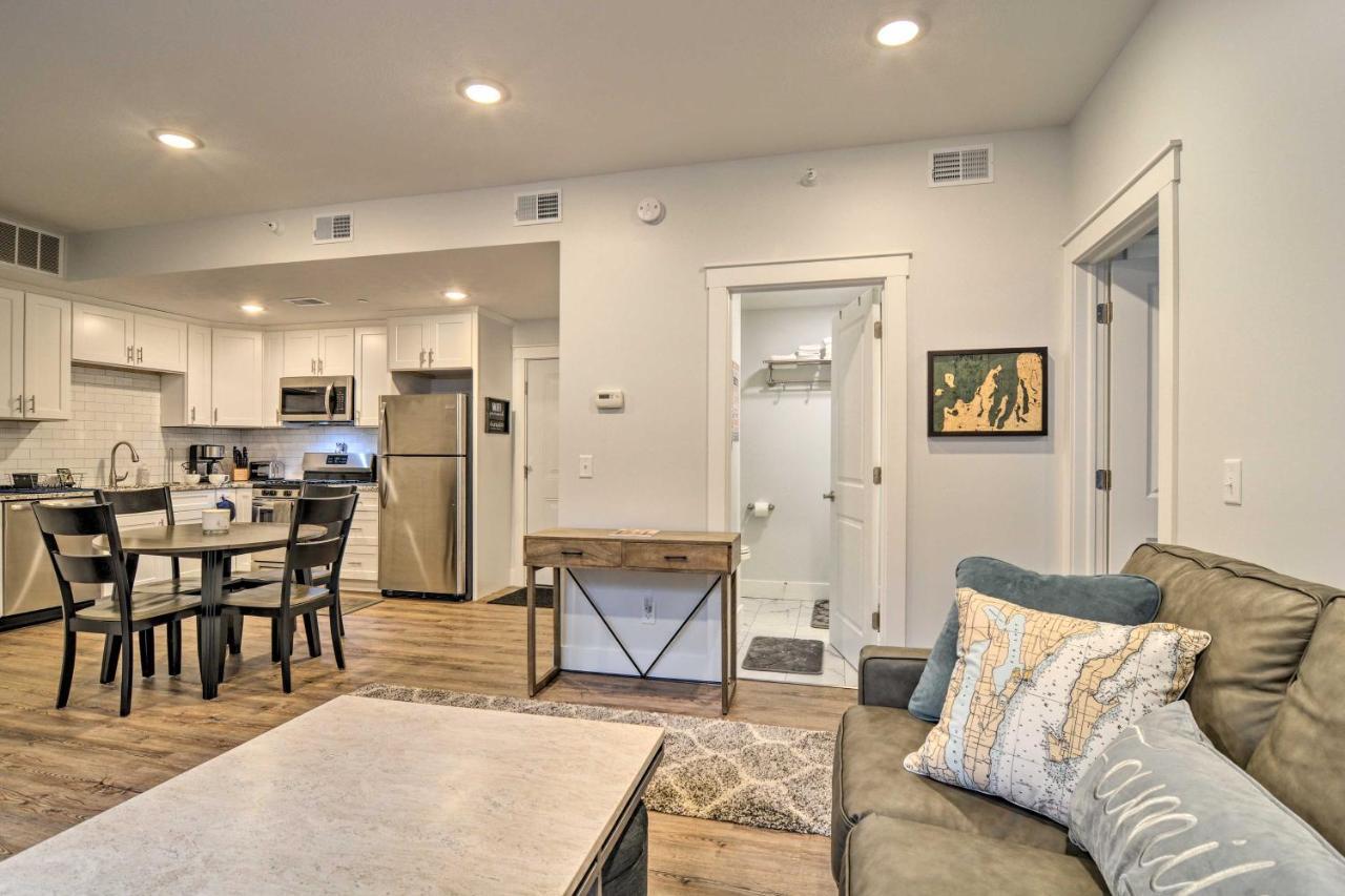 Modern Traverse City Condo About 1 Mi To Bay! Exterior photo
