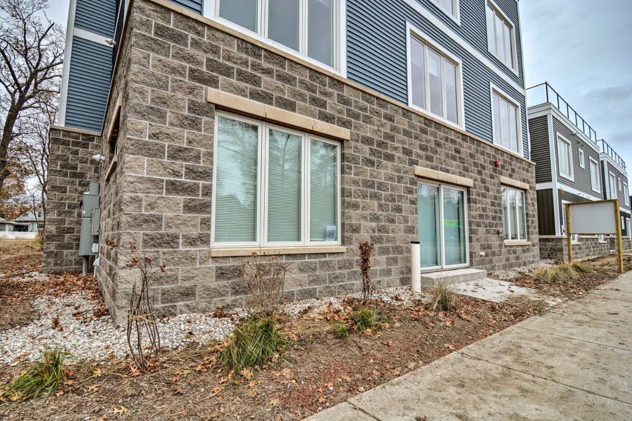 Modern Traverse City Condo About 1 Mi To Bay! Exterior photo